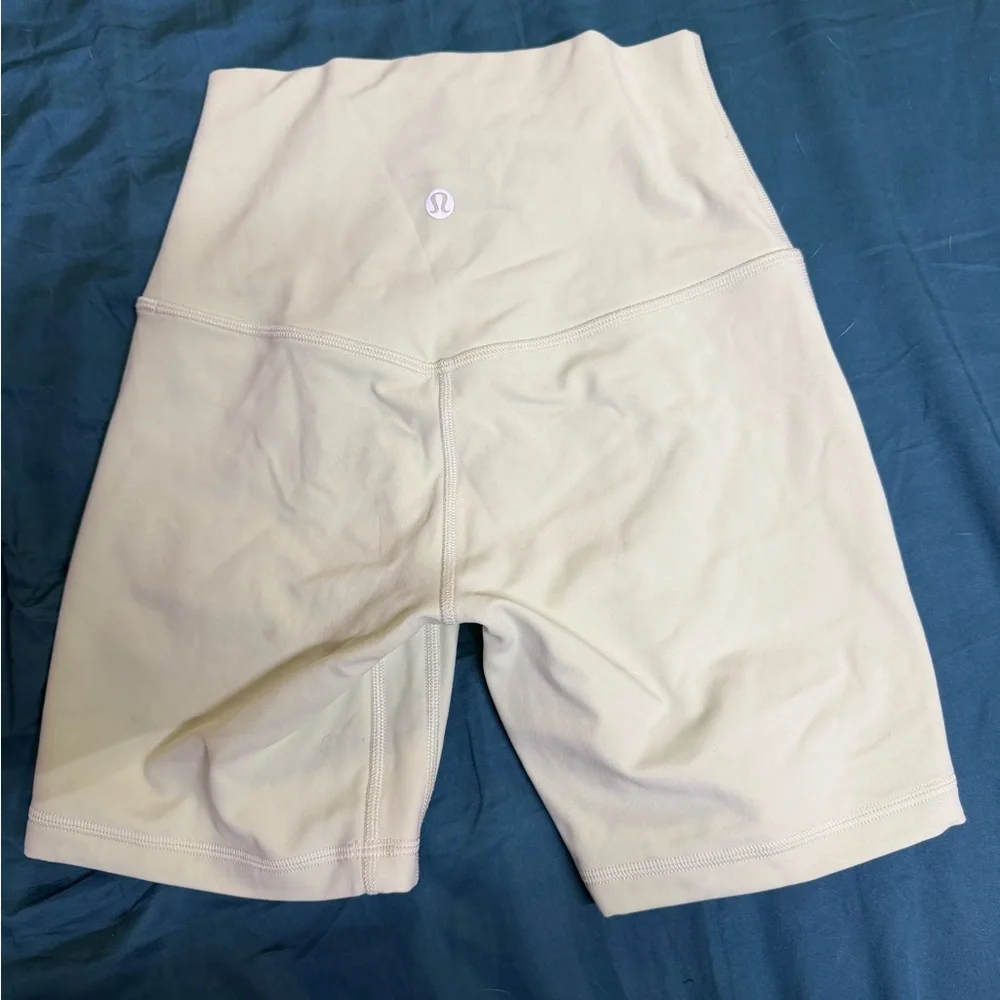 Lululemon Athletica Cream Bike Shorts - Picture 2 of 4